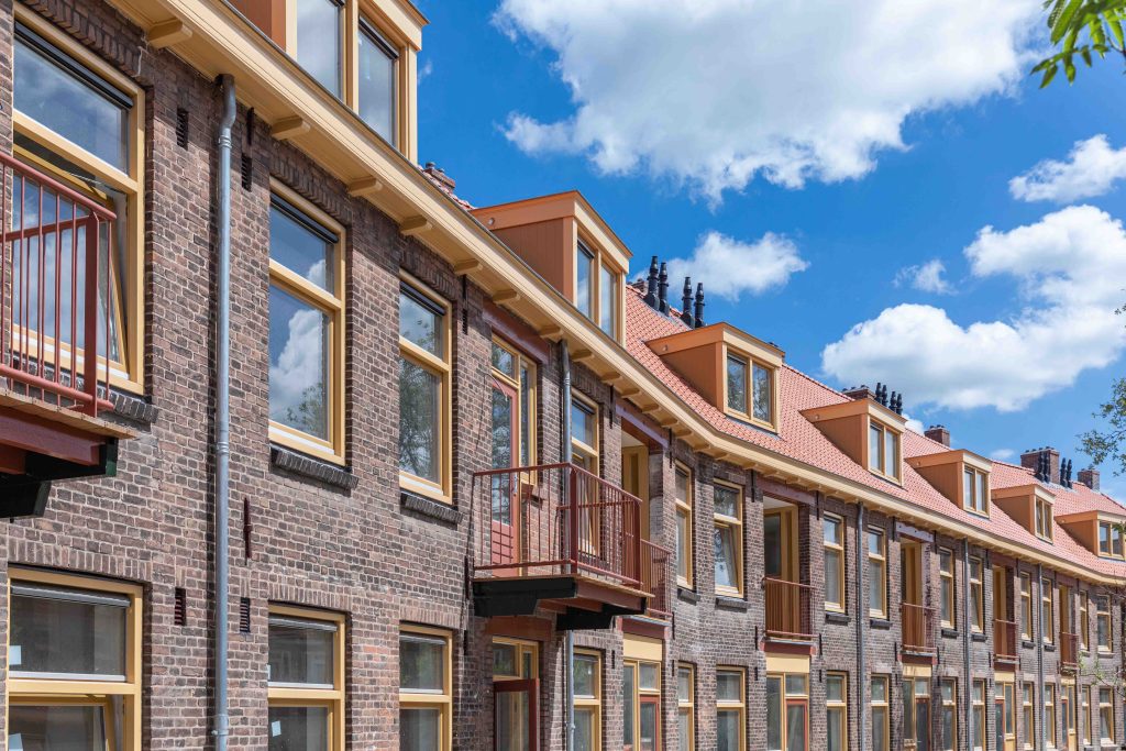 Kozijnvervanging 64 woningen Van der Pekbuurt, Amsterdam