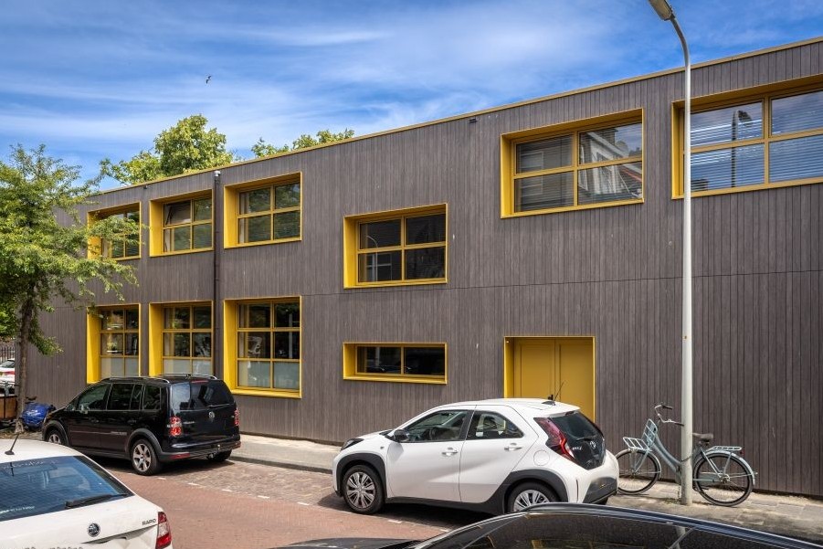 Kozijnvervanging oud schoolgebouw, Abraham van Beyerenstraat Den Haag